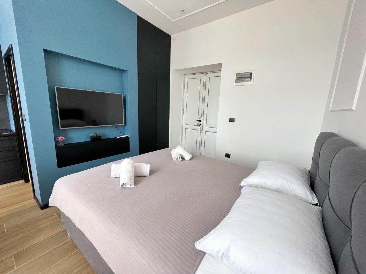Navis City Apartments Pula Buitenkant foto